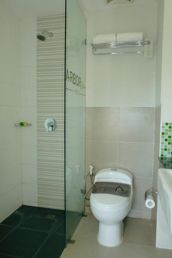 Arbor Biz Hotel Makassar Exterior foto