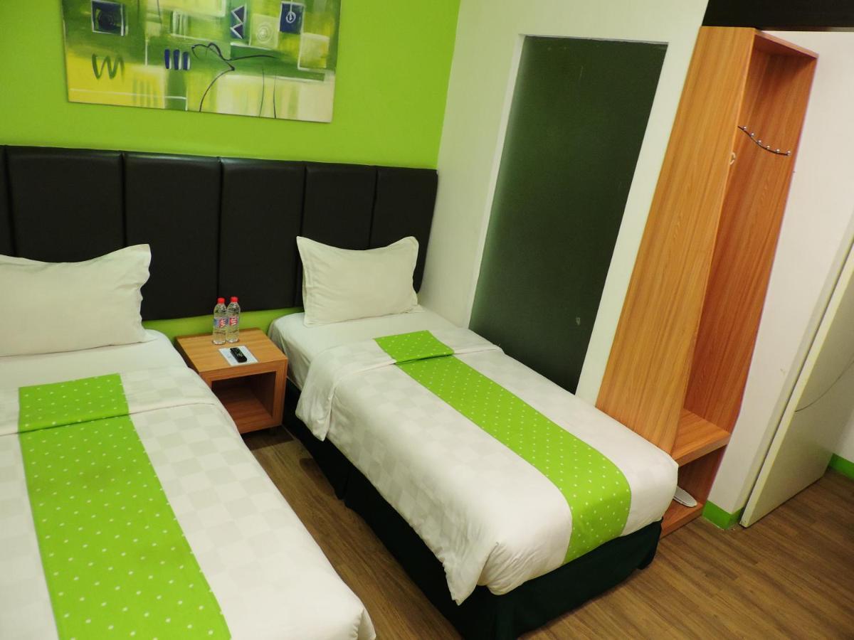Arbor Biz Hotel Makassar Exterior foto