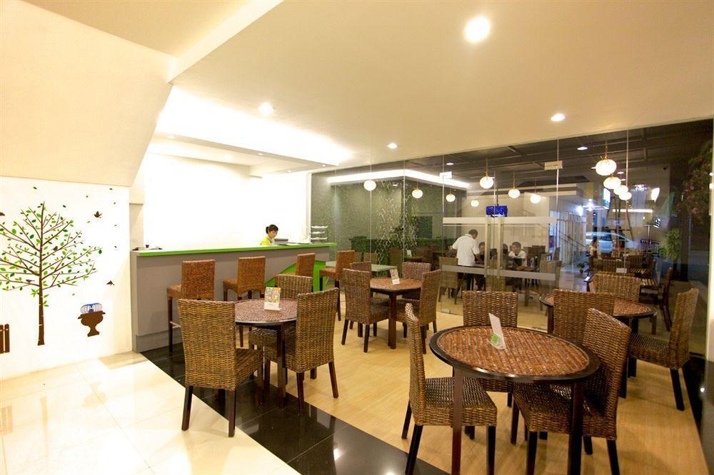Arbor Biz Hotel Makassar Exterior foto