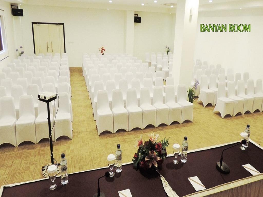 Arbor Biz Hotel Makassar Exterior foto