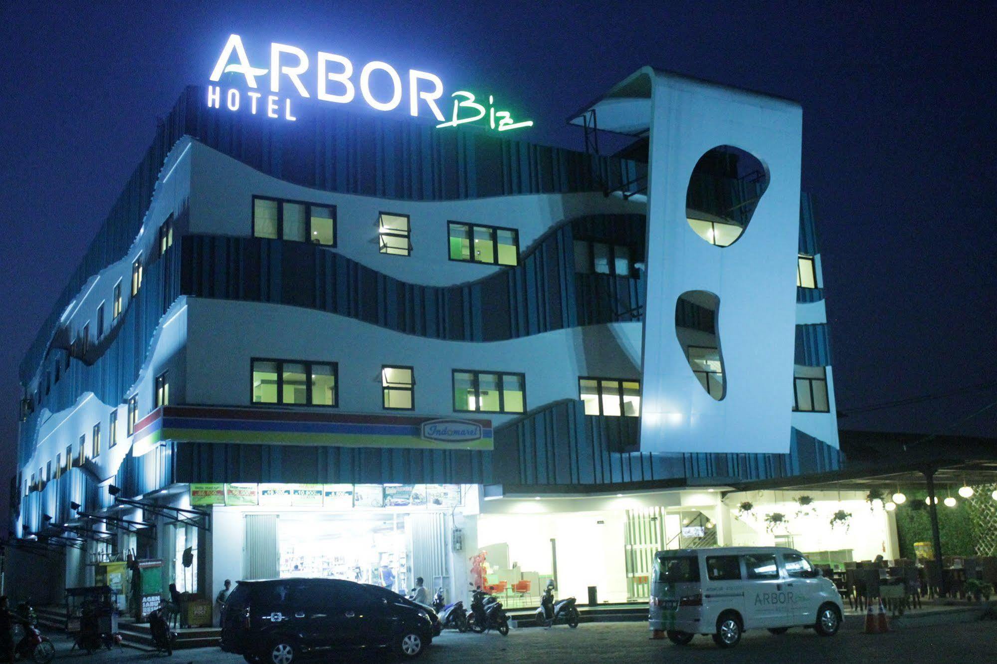 Arbor Biz Hotel Makassar Exterior foto