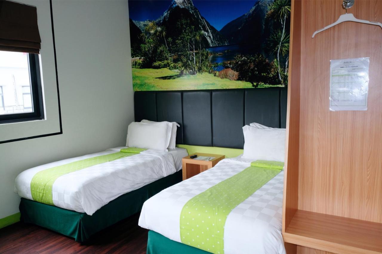 Arbor Biz Hotel Makassar Exterior foto