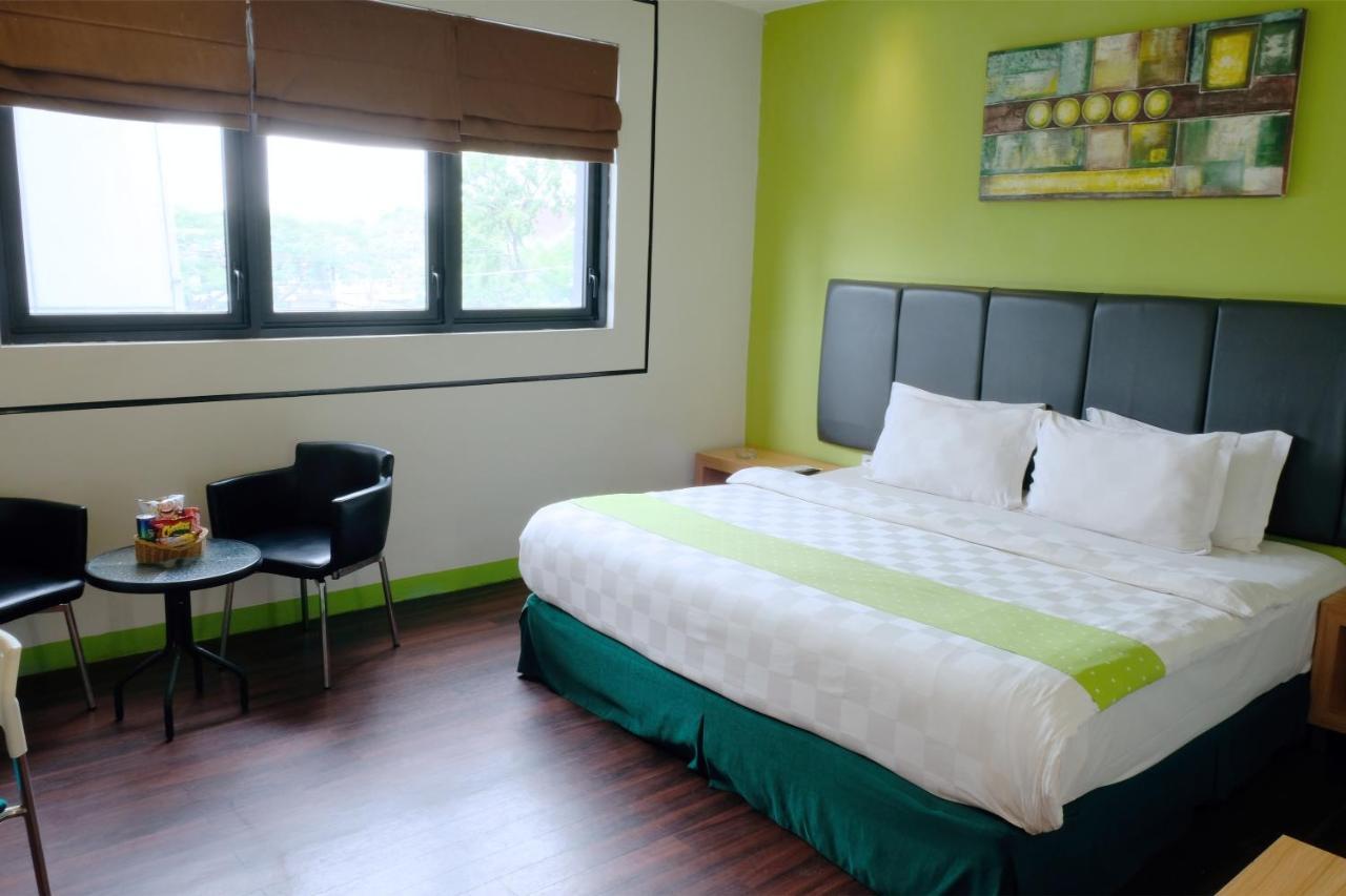Arbor Biz Hotel Makassar Exterior foto