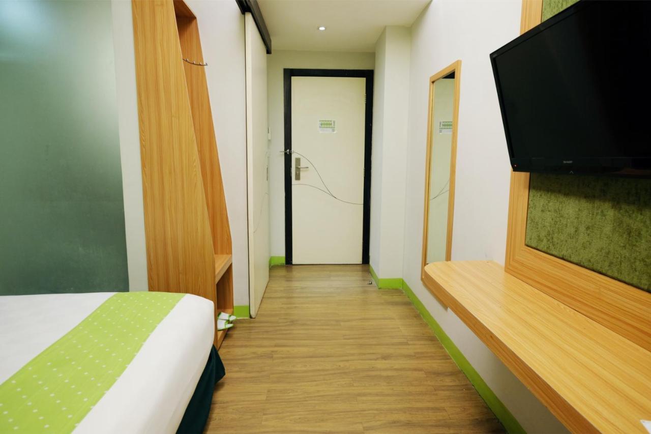 Arbor Biz Hotel Makassar Exterior foto