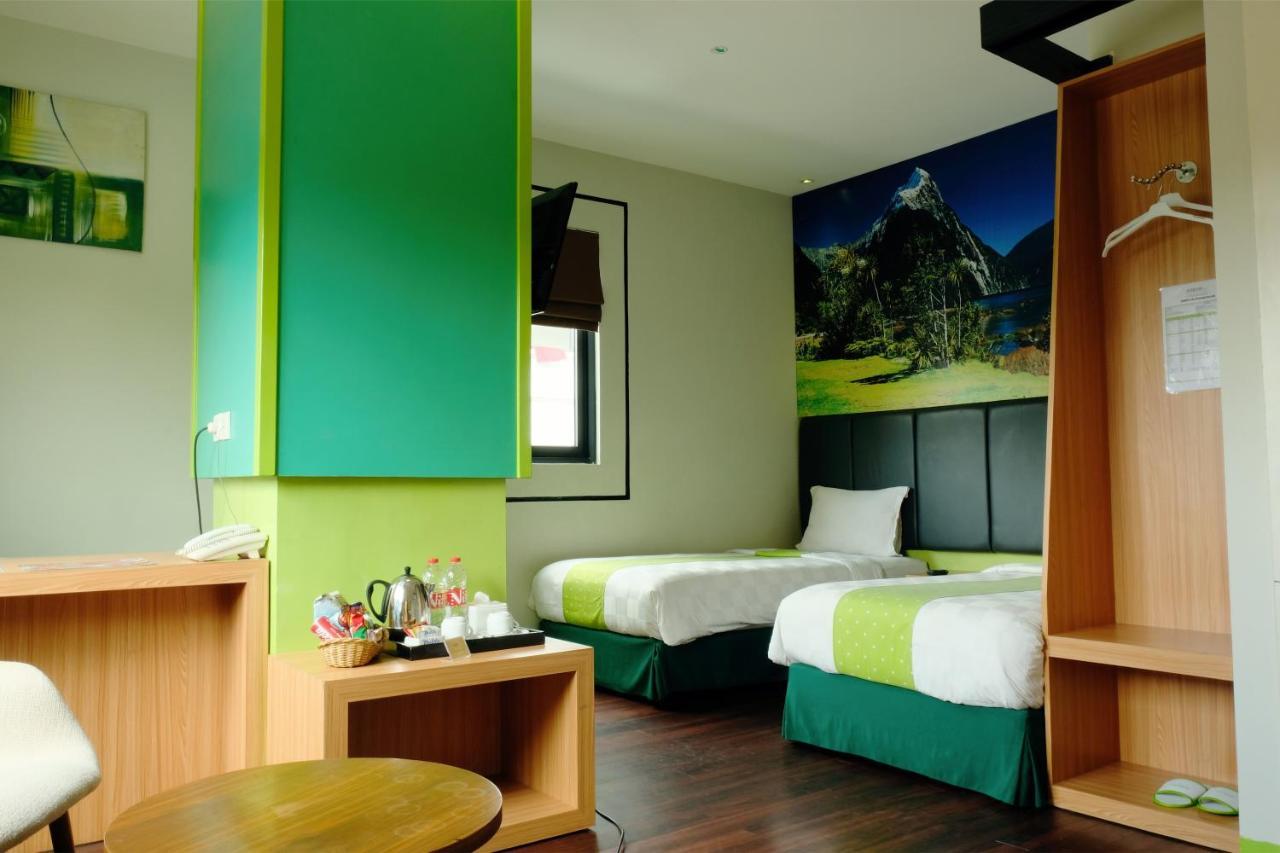 Arbor Biz Hotel Makassar Exterior foto